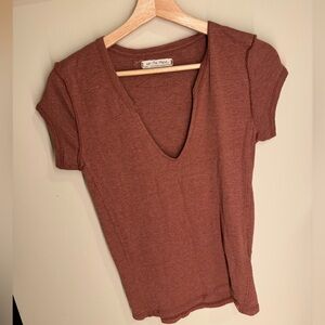 We the Free Women’s V neck t shirt - size small